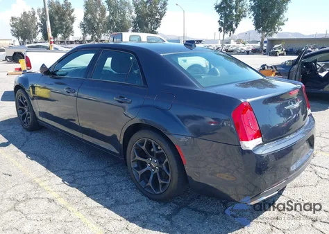 2019 Chrysler 300 300S z USA, uszkodzony, nr VIN 2C3CCABG8KH515237